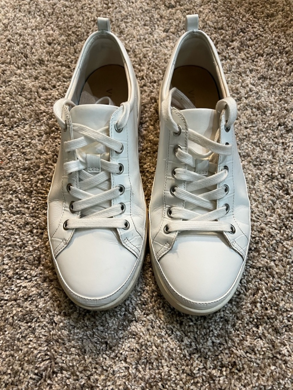 Vionic White Leather Low-Top Sneakers Size 10